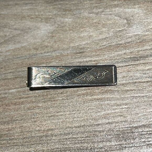 Vintage Etched Tie Clasp  Men’s Gold Tone Classic Old Money Classic Grandpa Core - Picture 1 of 6